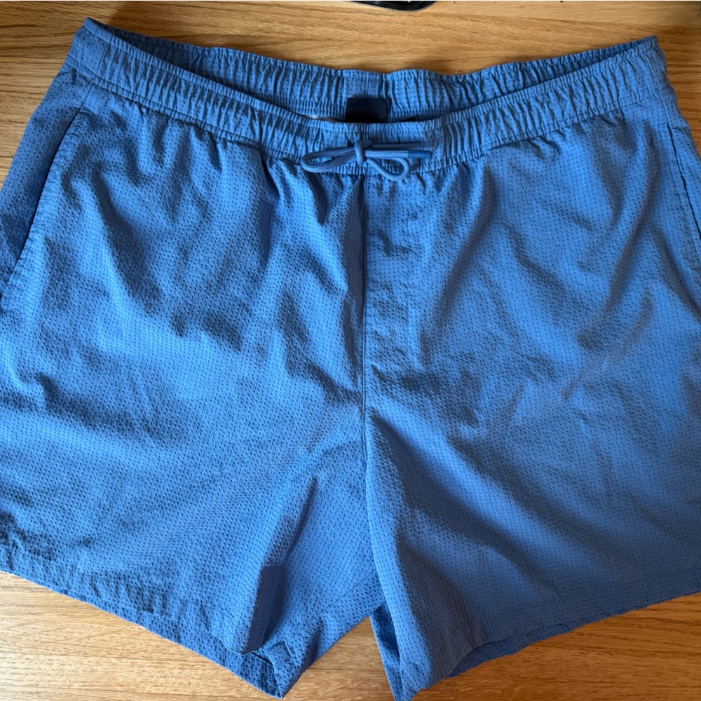 Gap blue seersucker swim trunks XL